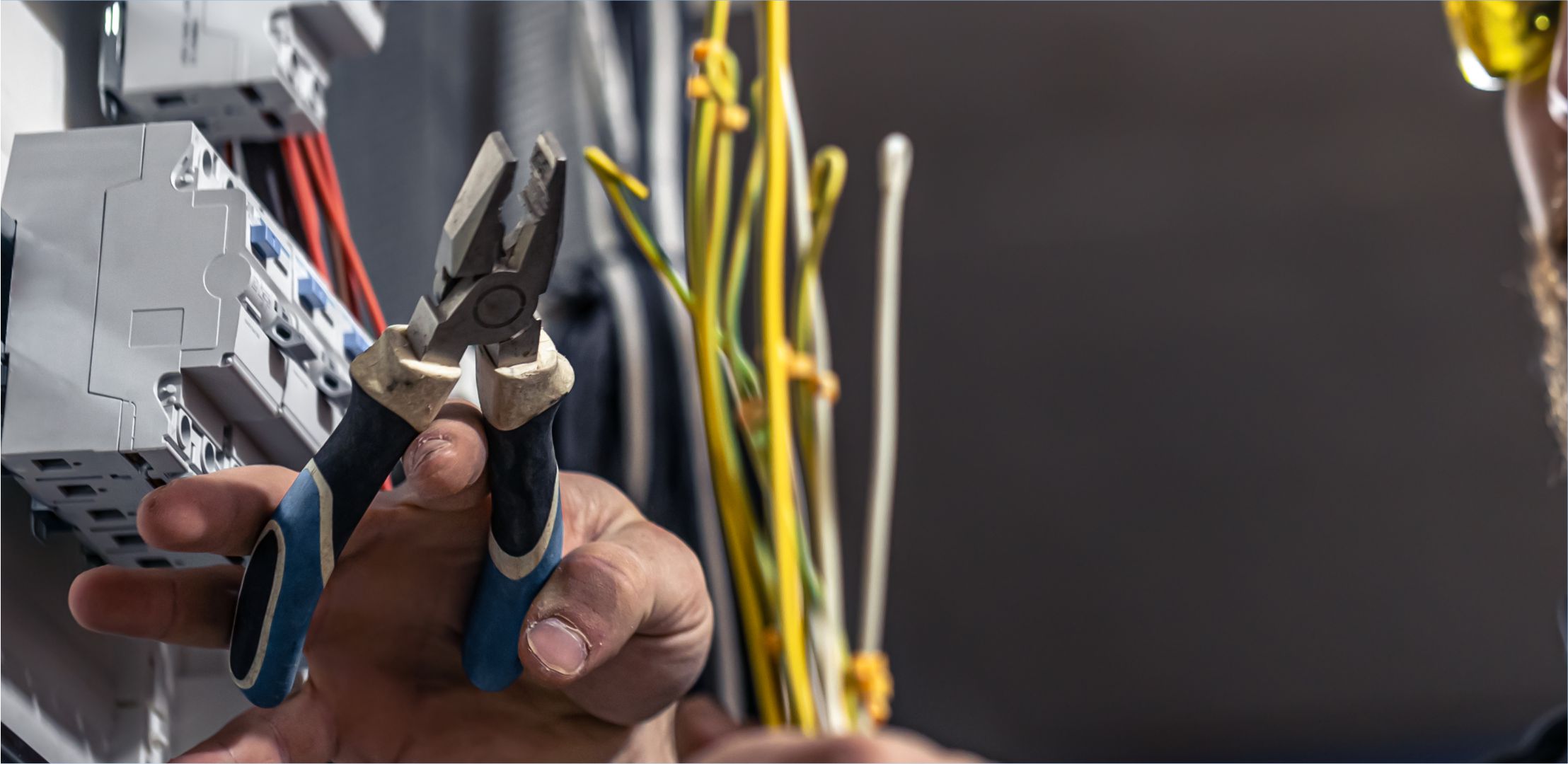 Banner estudos elétricos